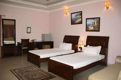 United-21 Grassland Hotel Bagori Buitenkant foto